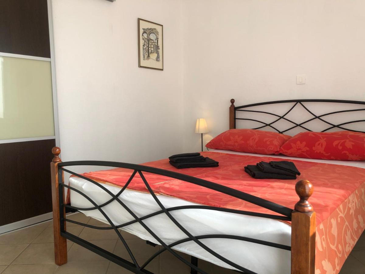 פודסטראנה Dalmatia Apartments מראה חיצוני תמונה