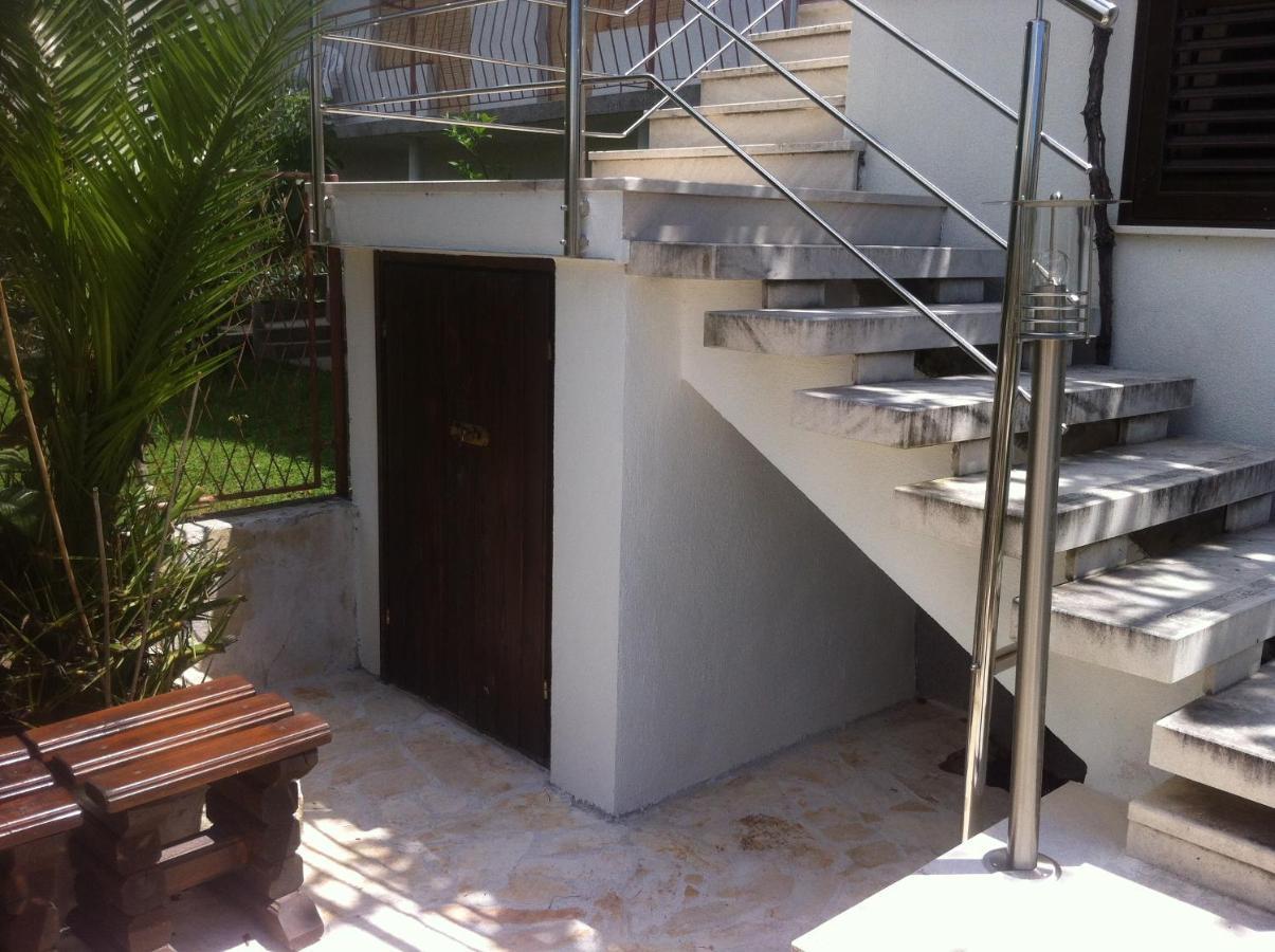 פודסטראנה Dalmatia Apartments מראה חיצוני תמונה