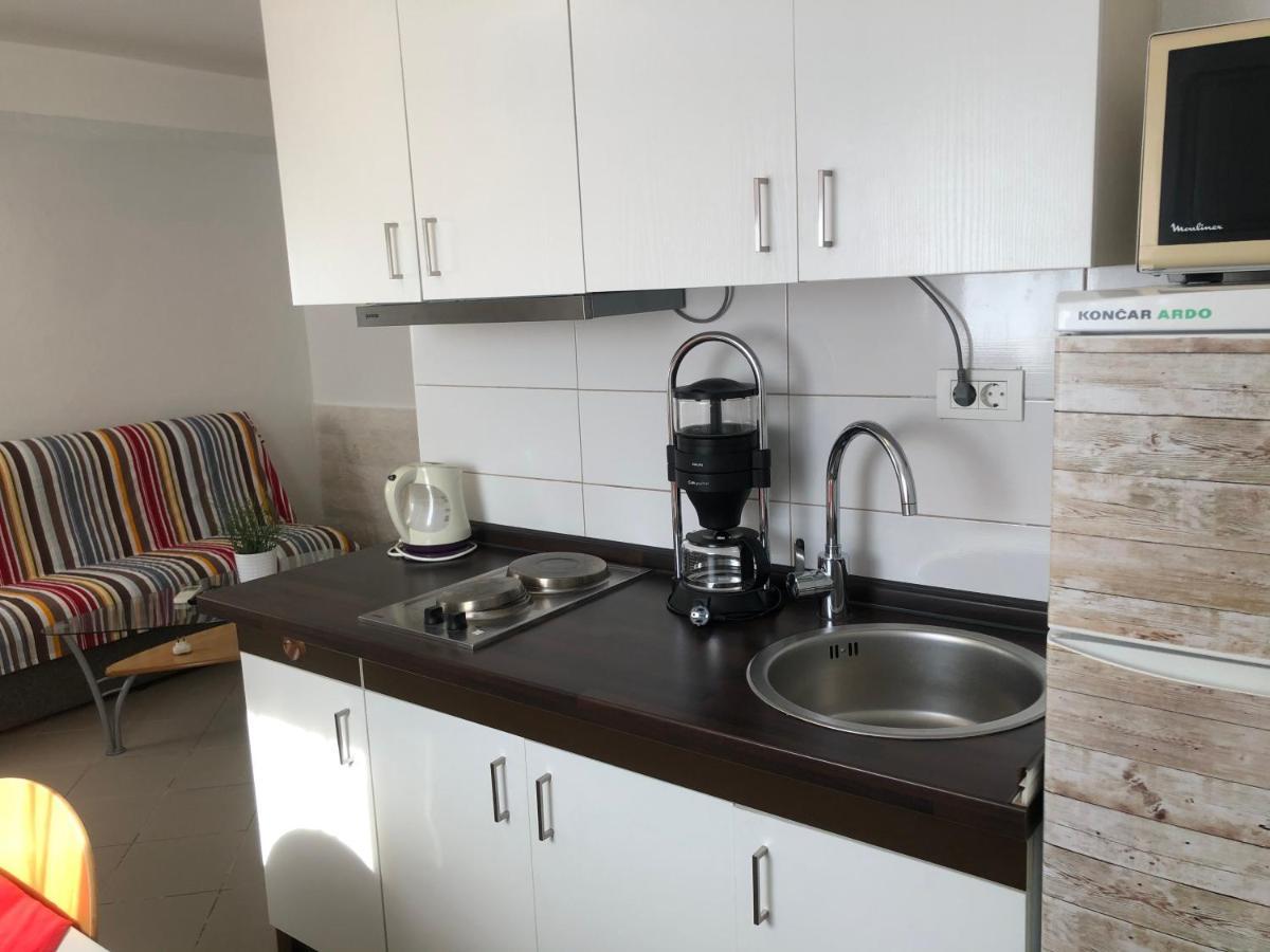 פודסטראנה Dalmatia Apartments מראה חיצוני תמונה