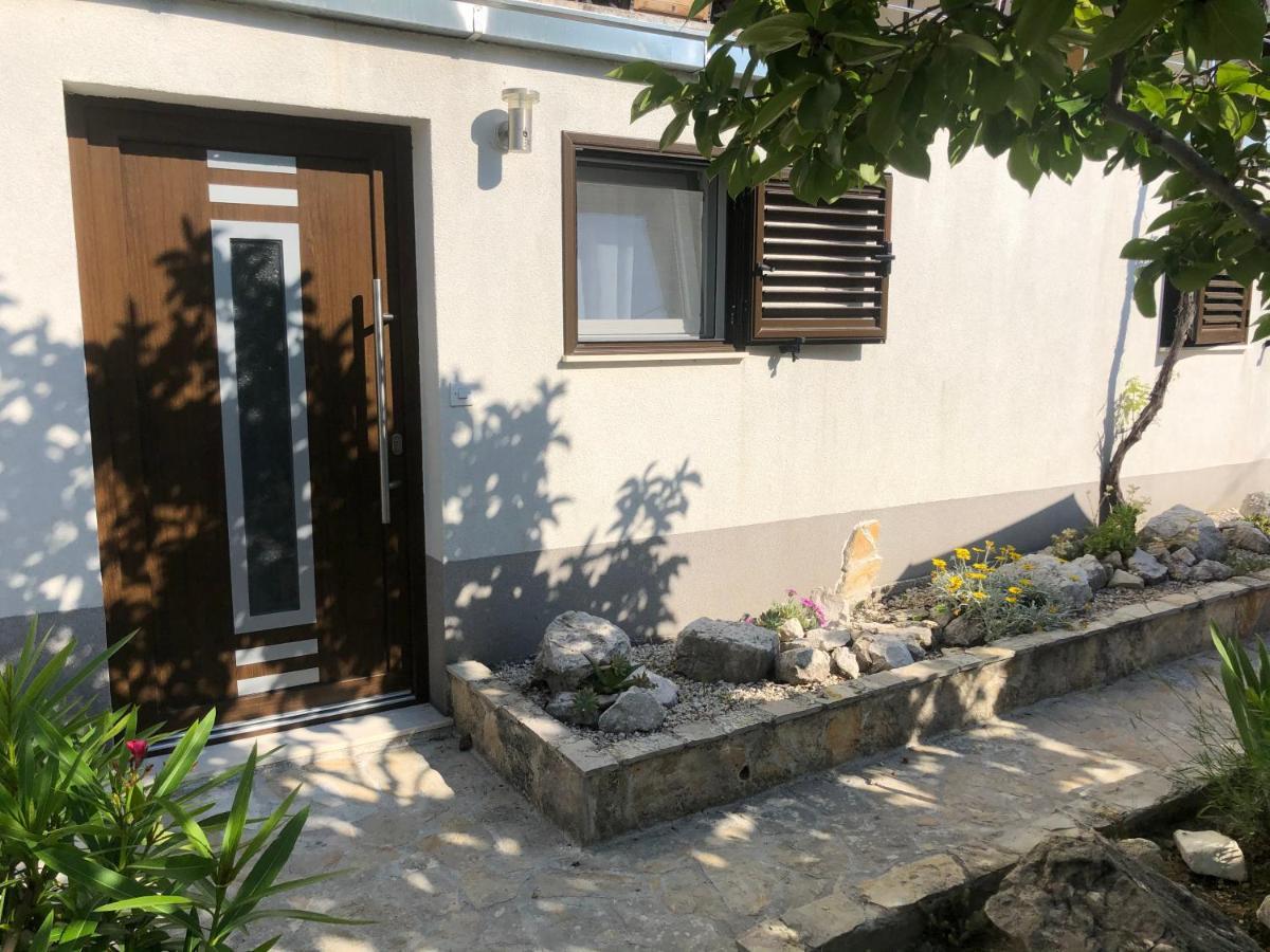פודסטראנה Dalmatia Apartments מראה חיצוני תמונה