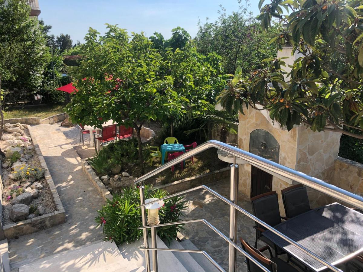 פודסטראנה Dalmatia Apartments מראה חיצוני תמונה