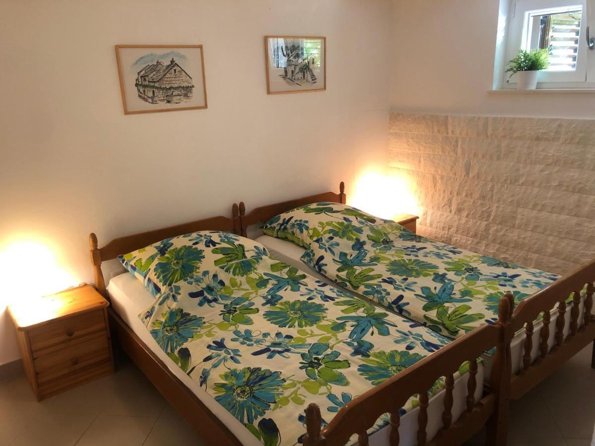 פודסטראנה Dalmatia Apartments מראה חיצוני תמונה